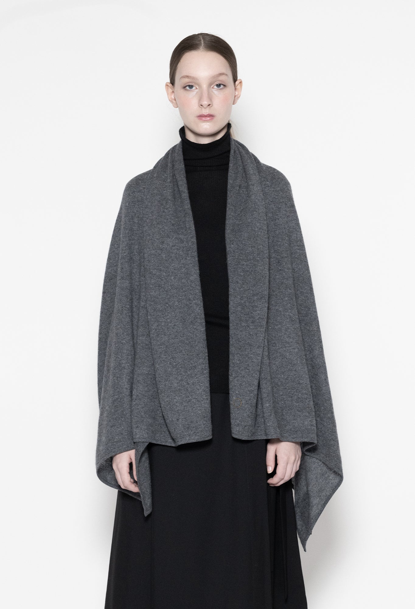 CASHMERE TRAVEL BLANKET by OYUNA in Slate Grey