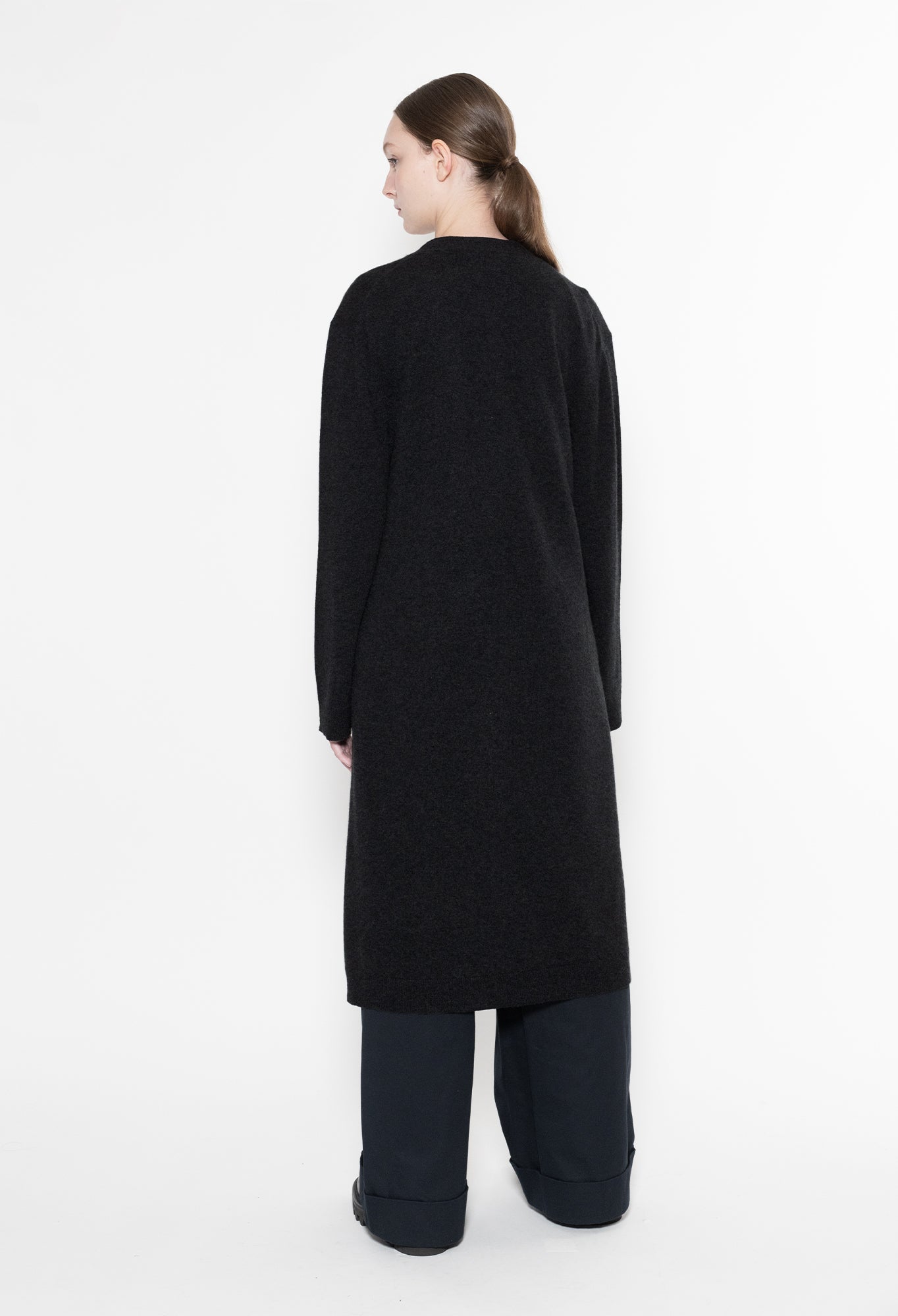 XIN - 12gg Cashmere Cardigan in Black