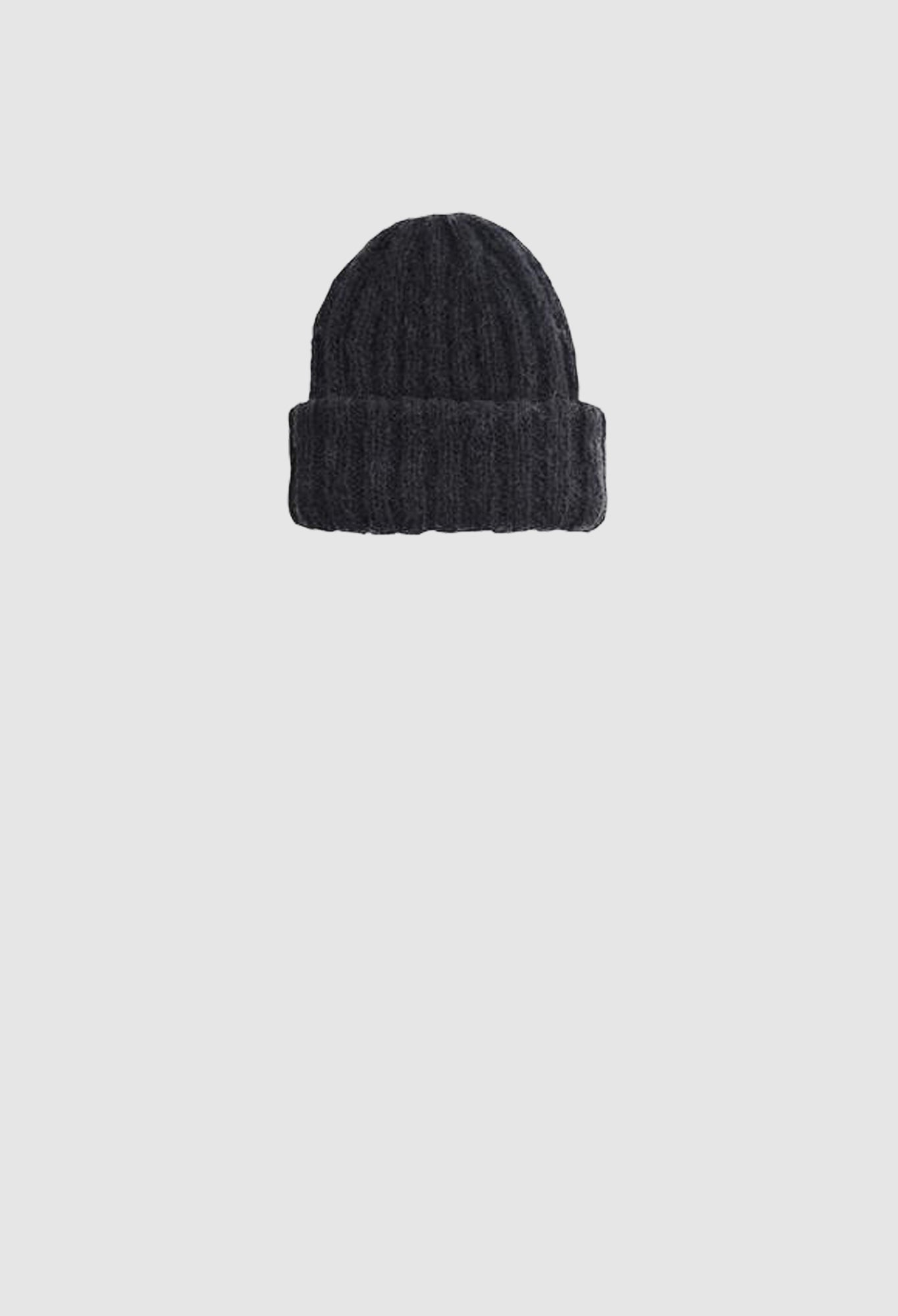 YUKI - Alpaca Hand-Knit Ribbed Hat in Black